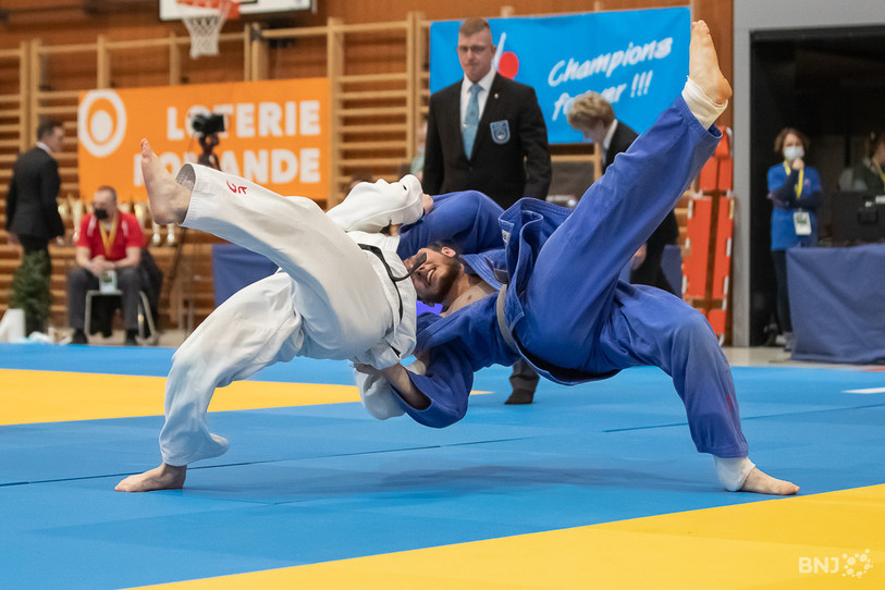 Les judokas s'en sont donnés à cœur joie à la Riveraine.
