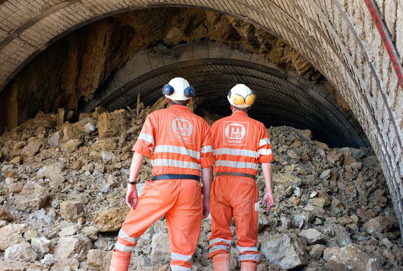 Un ouvrier avait été écrasé par un camion sur le chantier (www.a16.ch)