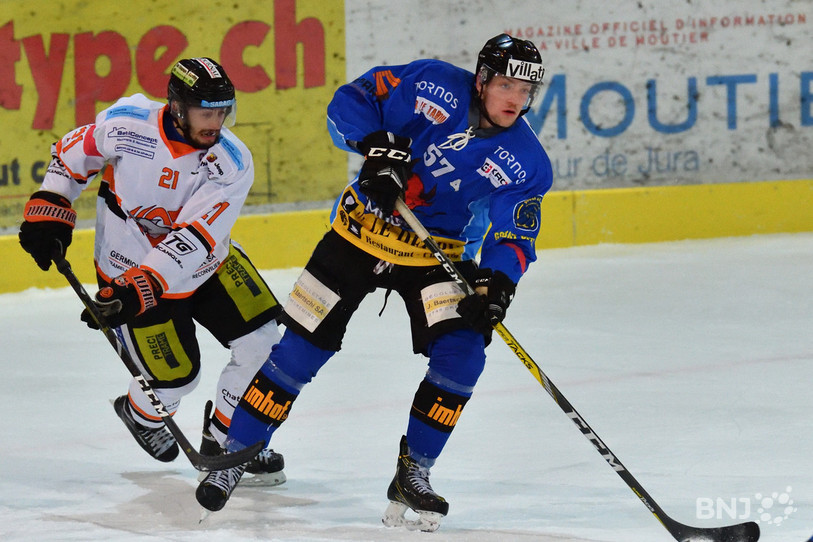 Le HC Moutier s'est imposé mardi soir face au HC Tramelan (photo: Georges Henz).