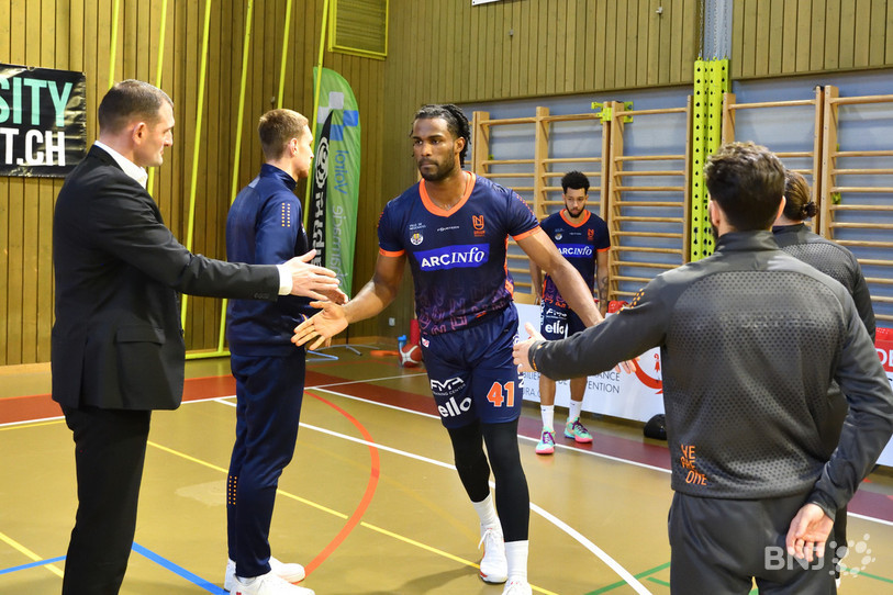 Daniel Giddens et ses coéquipiers d'Union Neuchâtel ont manqué d'efficacité face à Swiss Central (photo : Georges Henz).