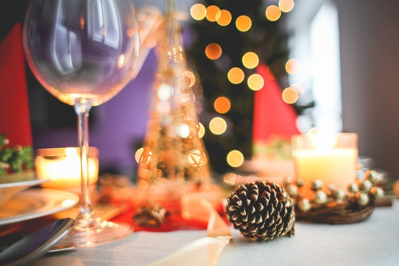 Les personnes seules ou dans le besoin pourront se faire livrer un repas de Noël le 24 décembre. (Photo libre de droits/illustration).