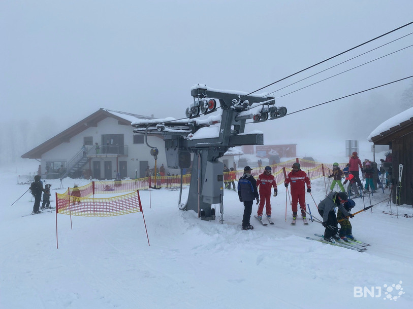 Avec la neige de très bonne qualité, les premiers skieurs ont vite oublié l'épaisse couverture nuageuse de ce mercredi 8 décembre.