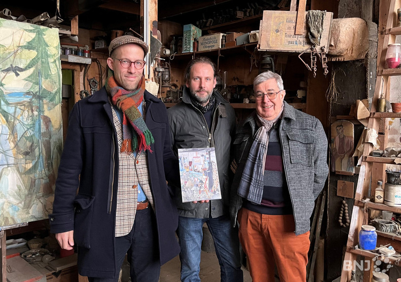 De gauche à droite : Yves Guignard (rédacteur principal), Adrien Jutard (coordinateur de la publication) et Michel Braun (président de l'association des amis de la Galerie Courant d'Art à Chevenez).