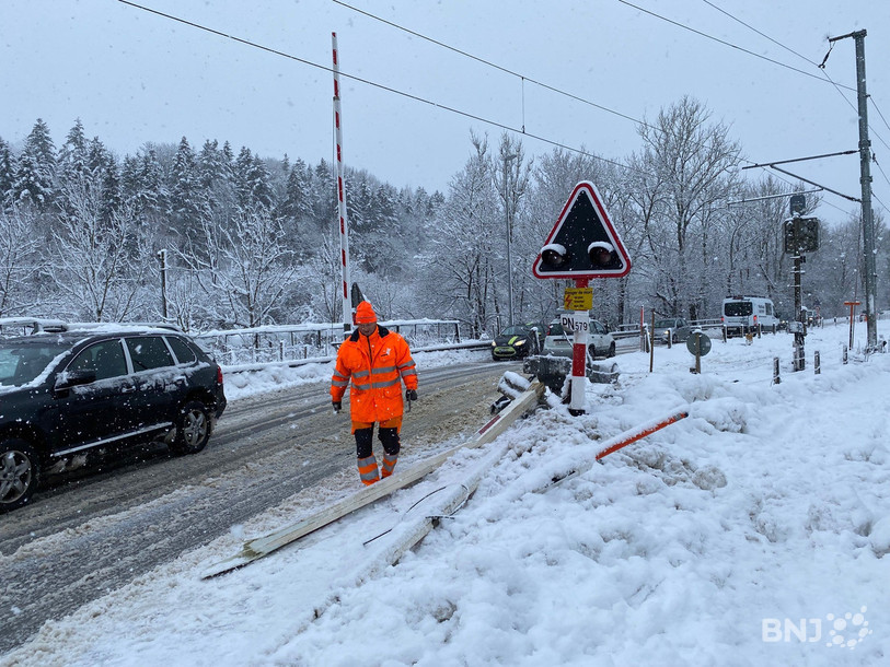 L'accident de ce samedi à Cormoret fait réagir Anne-Caroline Graber. Elle veut que le canton supprime les passages à niveau. (Photo : archives)