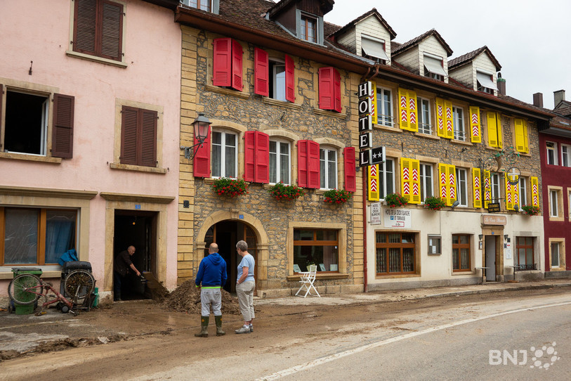 Les nombreux travaux entrepris pour remettre en état le village de Cressier dès le lendemain des inondations de juin 2021 reçoivent un soutien politique. Le Conseil général a débloqué un crédit de près de 3,5 millions de francs. (Photo : archives)