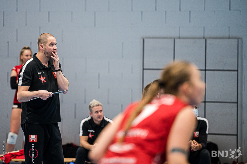 L'entraîneur du Volleyball Franches-Montagnes Leonardo Portaleoni (photo : Jonathan Vallat).