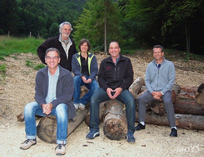 Ambiance détendue malgré les divergences : Christophe Fleury (Corban), Louis-Joseph Fleury (Courchapoix), Martine Brêchet (Mervelier), Alain Guédat (Courroux) et Michel Brahier (Val Terbi)