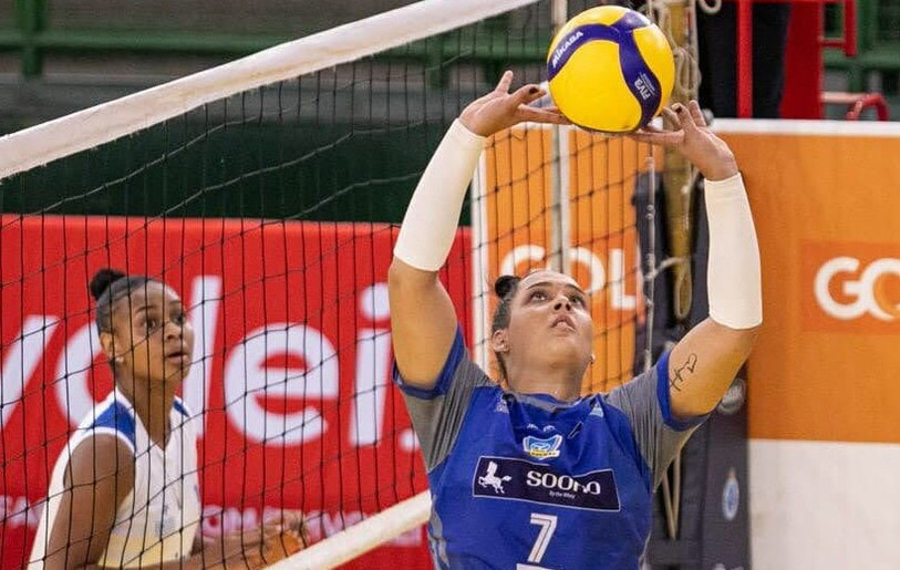 Du renfort à Valtra avec Luana Rabechy. (photo sp Valtra)