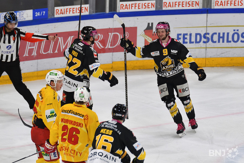 Le moment où Dario Rohrbach a redonné espoir au HC Ajoie (photo : Georges Henz)...