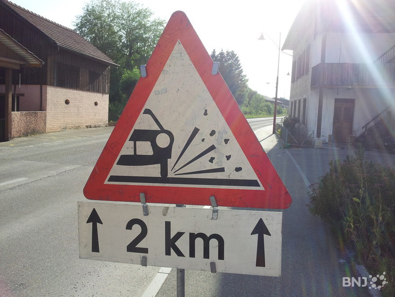 Attention gravillons