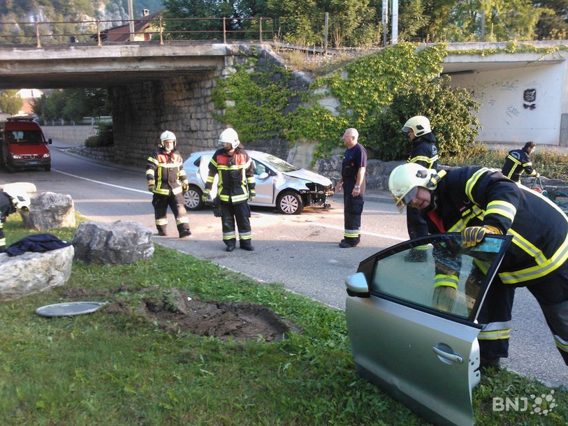 Une fois la conductrice évacuée, les pompiers ont remis le véhicule sur ses roues