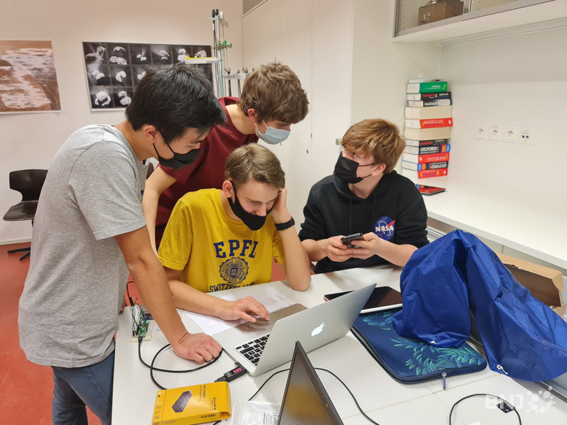 Les étudiants travailleront sur ce projet jusqu'au lancement des modules au printemps prochain.