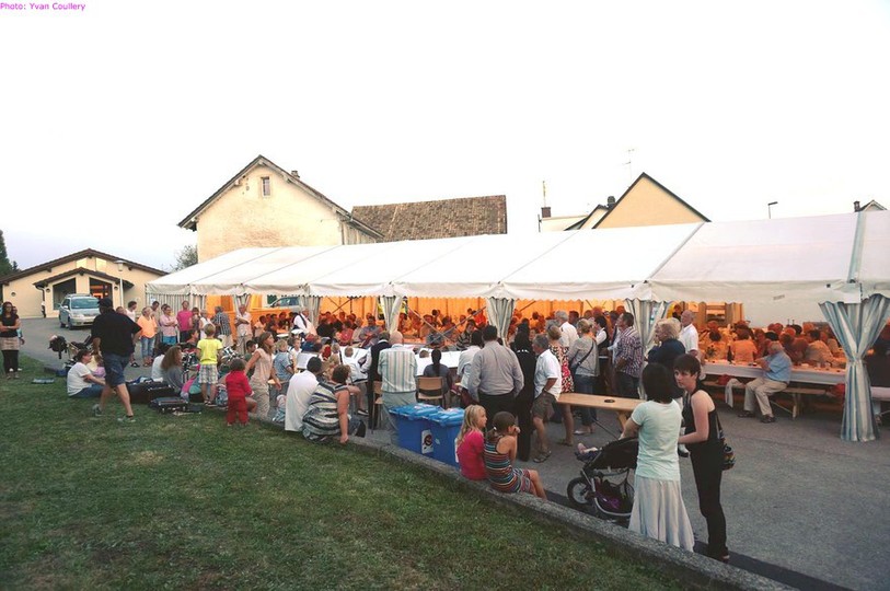 Inauguration de la nouvelle place de la mairie de Bure