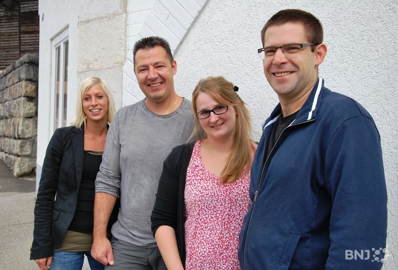 Kaïna Eggmann, Pierre-Alain Basso (AJR), Vanessa Schneider et Matthieu Weissbrodt (Fondation Contact Jura bernois)