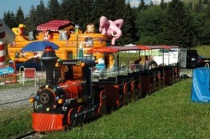 Le petit train au pied du télésiège à Buttes va disparaître.