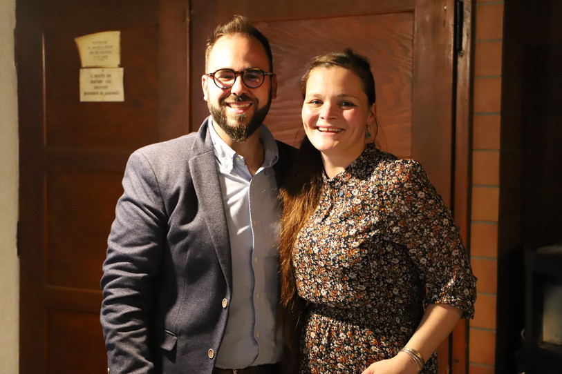 Les président sortant Antony Brugnerotto et la nouvelle présidente Jessica Maillard (Photo : JCI Porrentruy)