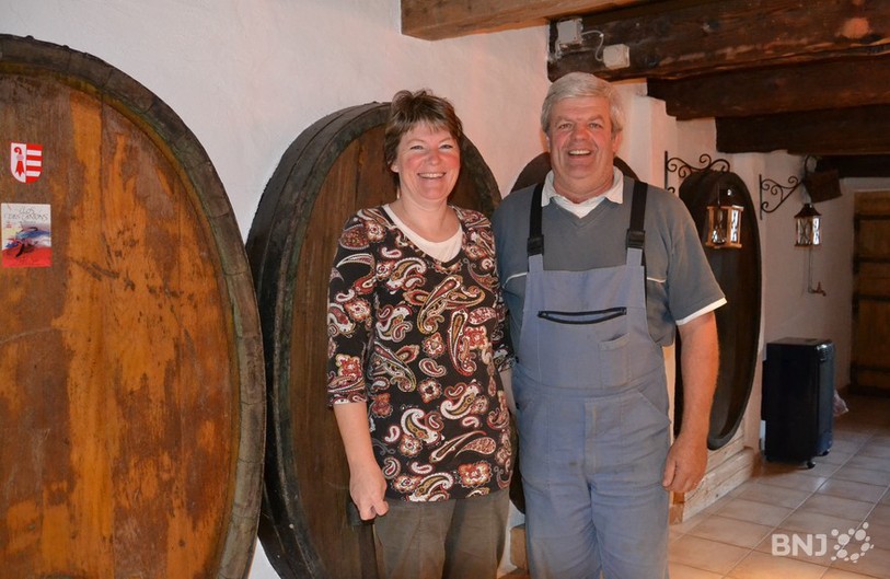Didier et Monique Fleury attendent le soleil pour pouvoir vendanger leurs vignes à Buix