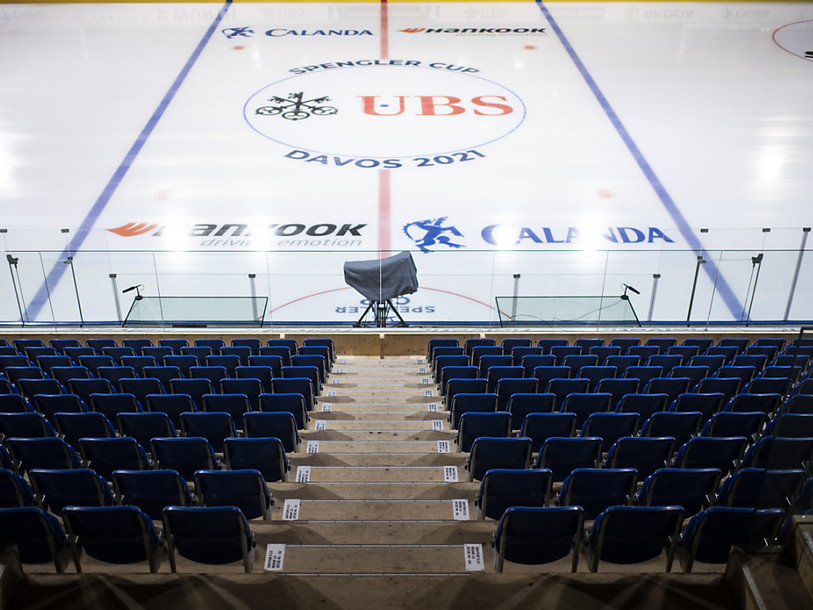 Contrairement à la Coupe Spengler (annulée), le Championnat de National League va se poursuivre. (Photo : KEYSTONE/GIAN EHRENZELLER)