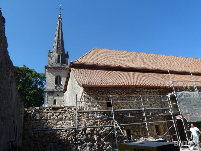 Le Prieuré Saint-Pierre à Môtiers.