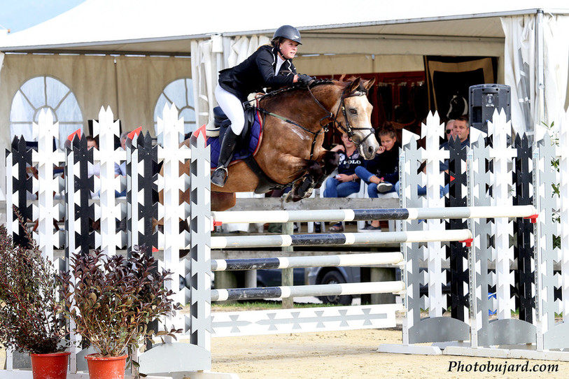 Lory Grüter participe au Concours hippique international de Genève