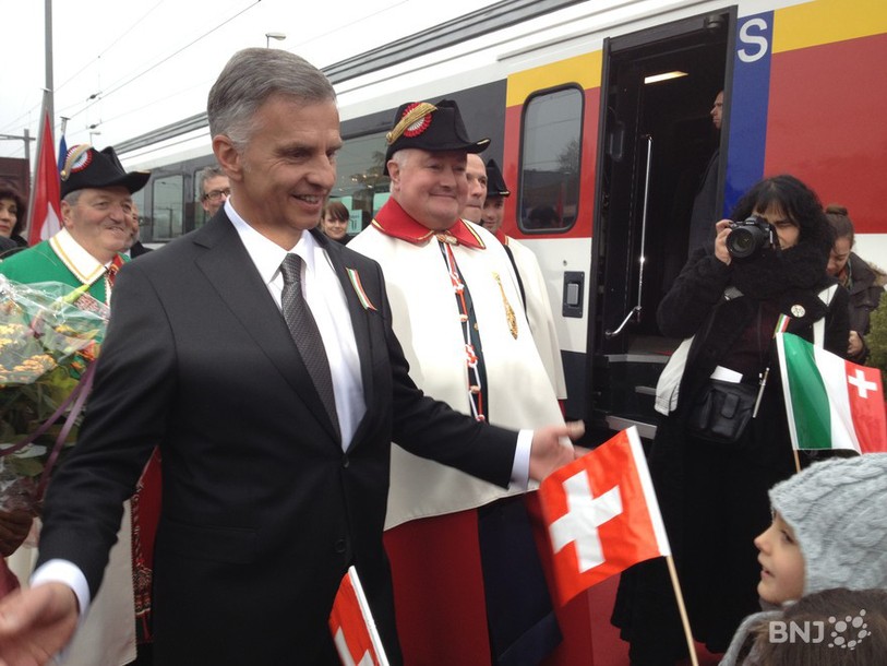Didier Burkhalter séduit les Suisses.