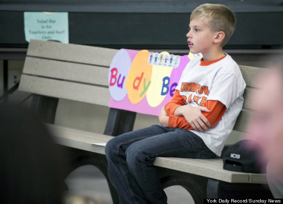 Christian Bucks a fait installer un banc de l’amitié dans la cour de l’école.