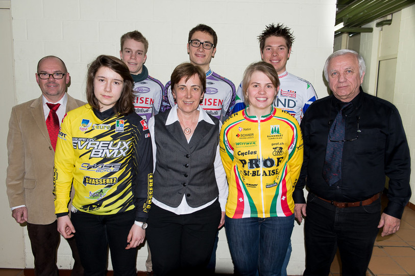 Le président de l’UCN Eric Waridel, Christelle Boivin, Alexandre Ballet, Viviane Luthi Florent Thiebaud, Christelle Baumann, Jérémy Huguenin et Emmanuel Rieder, président d’honneur de l’UCN.