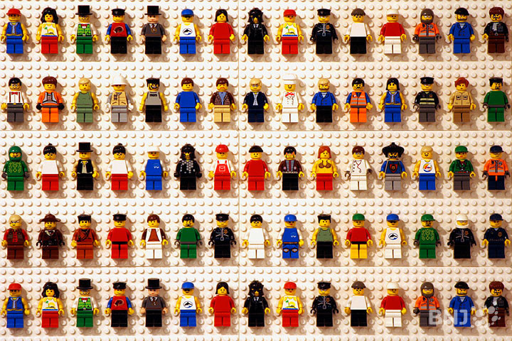 Il existe aujourd’hui environ 4 milliards de personnages LEGO, il est prévu qu’ils dépassent la population humaine d’ici 2019.