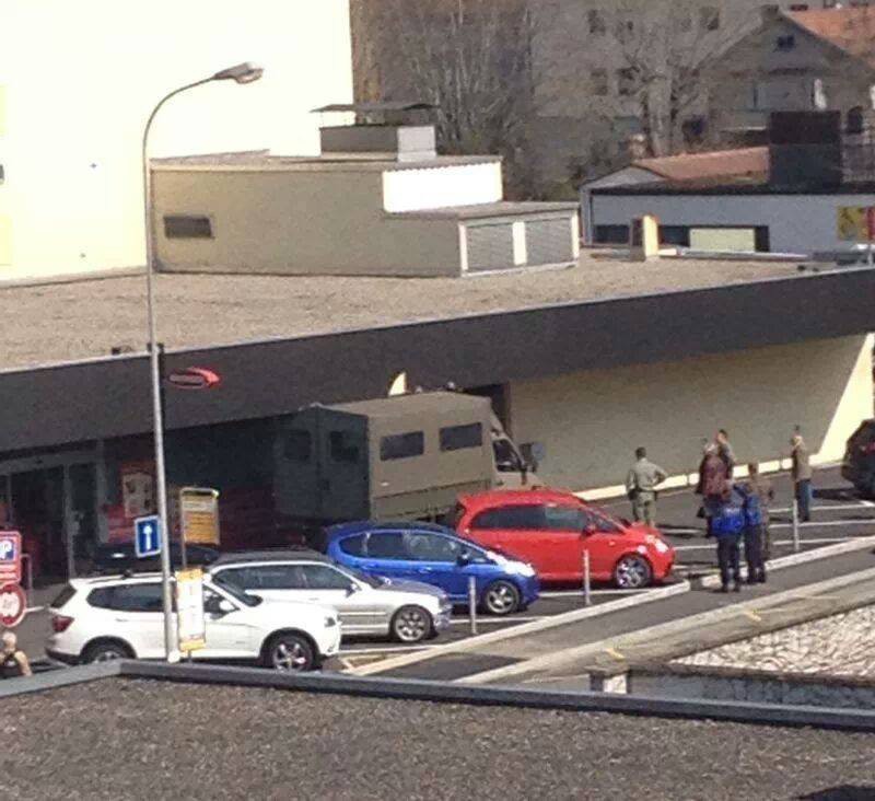 incident devant le Denner