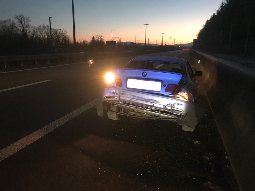 Un automobiliste a perdu le contrôle de sa voiture jeudi sur l'A16 (Photo : Police cantonale jurassienne).