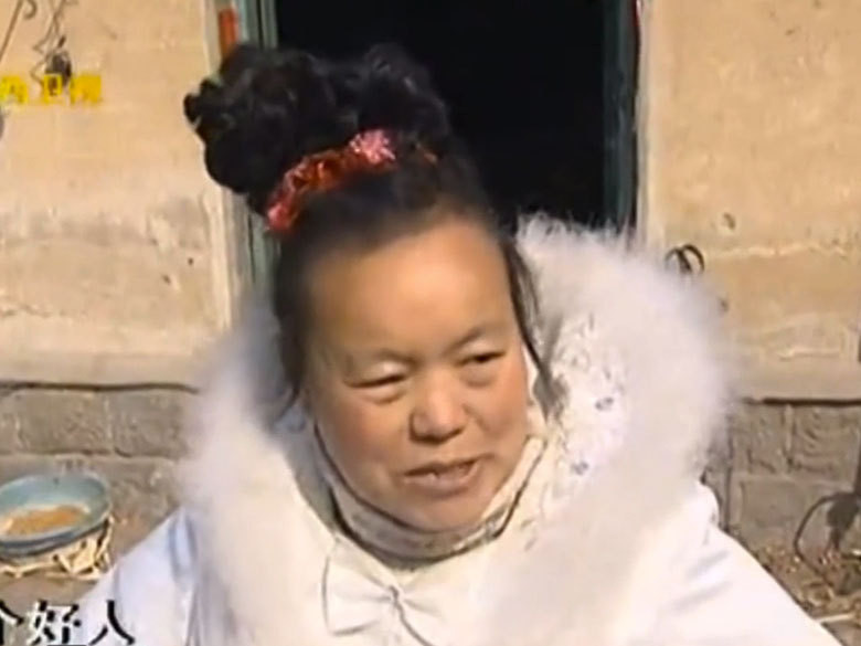 Cette chinoise porte sa robe de mariée tous les jours depuis 10 ans. Pour rentabiliser votre tenue de mariage, vous savez donc ce qu'il vous reste à faire !