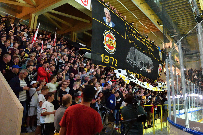En signe de protestation, le groupe ultras ajoulot ne sera pas présent dans les tribunes ce samedi soir. (Photo archives : Georges Henz).