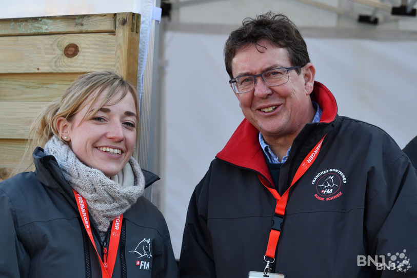Pauline Queloz a vécu samedi sa première sélection nationale des étalons, tout comme le nouveau président de la Fédération suisse du franches-montagnes, Albert Rösti. (Photo : Georges Henz).
