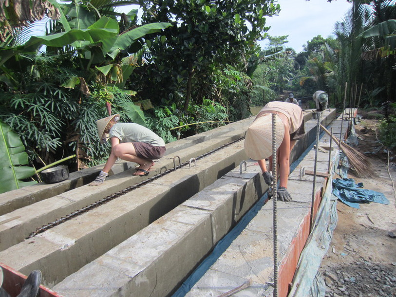 Dix jeunes de la région partent au Vietnam pour aider à construire des ponts dans le Delta du Mékong (photo ldd)