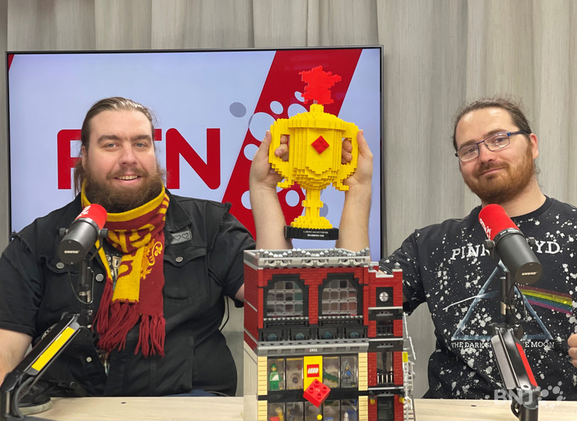 Alex Favre (gauche) et Éric Bedelek (à droite) ont remporté la semaine passé l'émission Lego Masters sur M6. 
