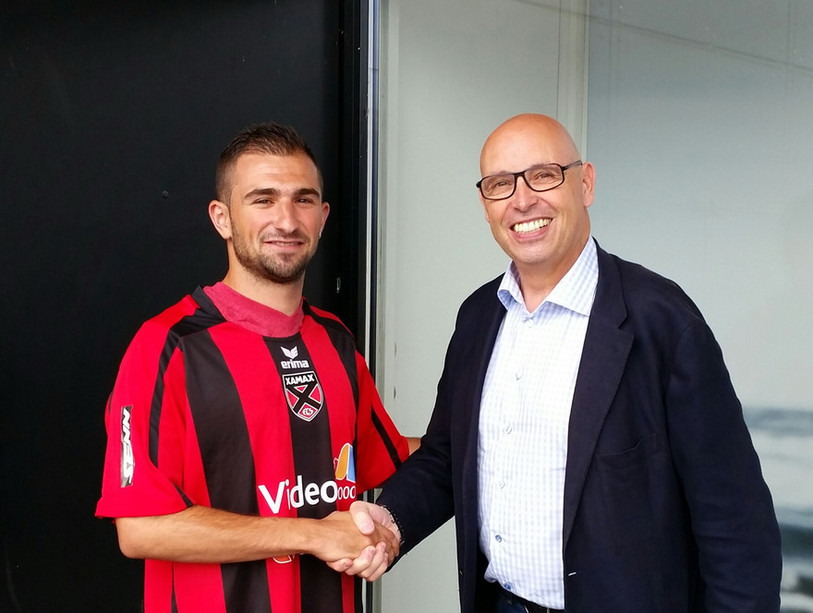 Marco Delley avec Christian Binggeli, le président de Neuchâtel Xamax FCS.