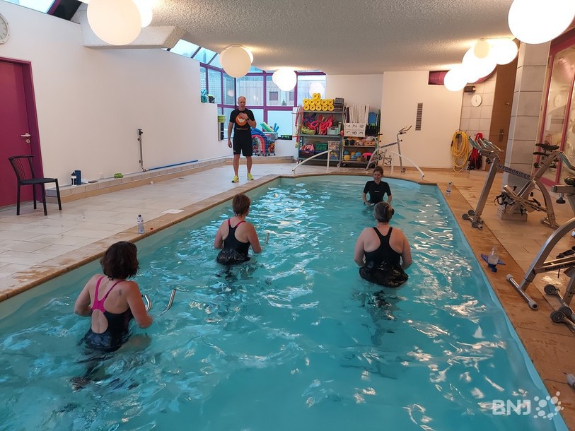 Trois femmes ont participé au cours de Martial Morel, ainsi qu'une de ses collègues.