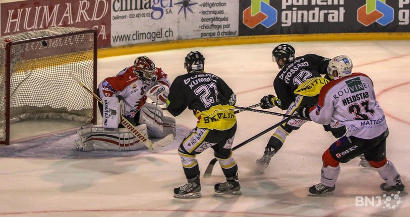 Thibaut Frossard inscrit le 4-2 face à Mathias Schoder et permet au HC Ajoie de battre Viège