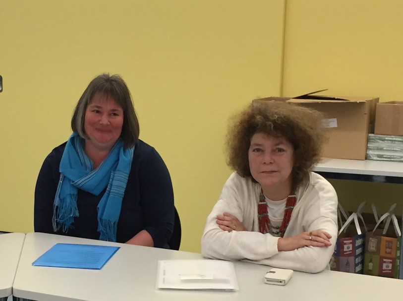 (de gauche à droite) La nouvelle infirmière scolaire Suzanne Chatelain en compagnie d'Aline Ruchonnet, conseillère municipale.