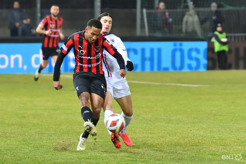 Adam Ouattara continuera son chemin avec Neuchâtel Xamax jusqu'en 2024. (photos: archives).