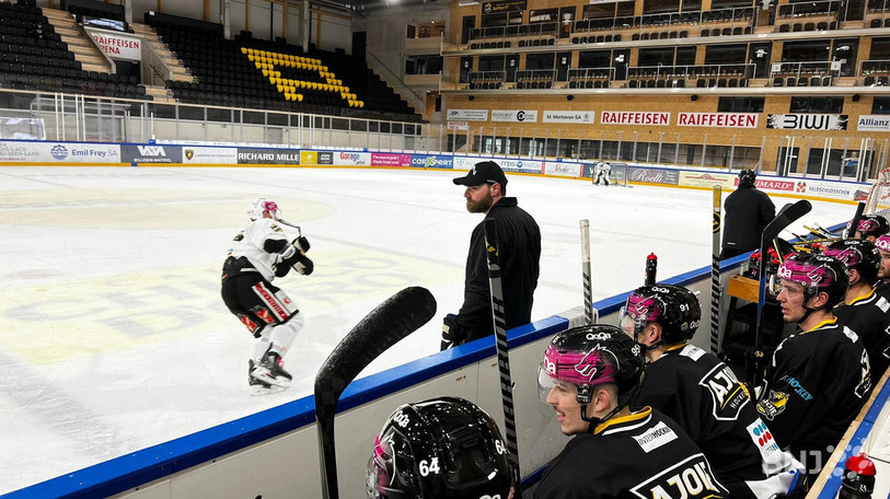 L'actuel directeur sportif et coach par intérim Julien Vauclair a dirigé sa première séance d’entraînement ce lundi avec l'équipe.