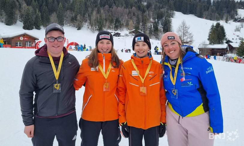 Les quatre champions jurassiens ! De gauche à droite, Cédric Gasser, Justine Herzog, Quentin Cuche et Claire Stiemsbert.