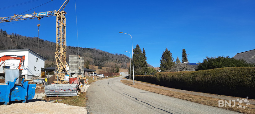 La vitesse inadaptée d'un certain nombre de voitures pose des problèmes de sécurité à l'entrée de Boécourt, sur la route qui relie le village à La Caquerelle.