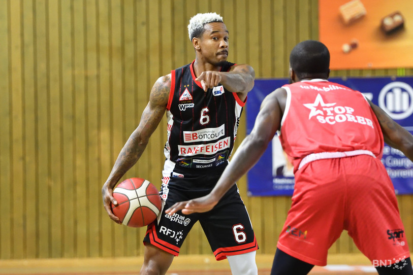 Derek Jackson a tenté de montrer la voie de la « remontada » à ses coéquipiers dans le 3e quart-temps (photo : archives, Georges Henz).