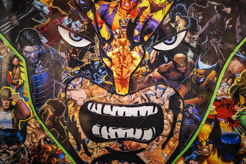 Mr Garcin est l'un des onze artistes qui illustrent l’exposition « Transformations ! » à la Maison d'Ailleurs. Le collage est sa spécialité. (KEYSTONE/Valentin Flauraud)