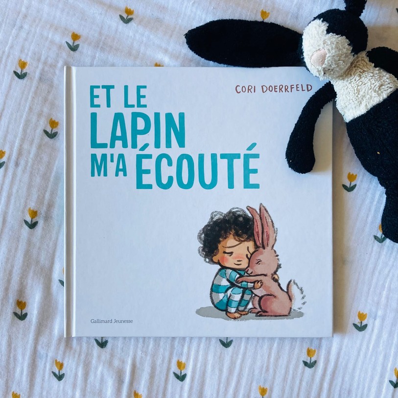 Catastrophe, le château de Camille s'est effondré ! Les animaux défilent un à un avec leurs conseils, en vain. Arrive alors le patient lapin...