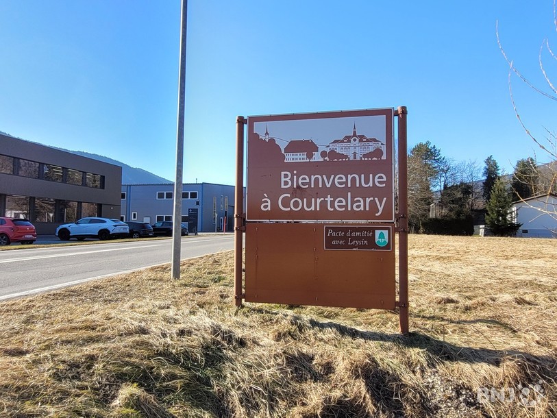 L'entrée de Courtelary depuis Cortébert.