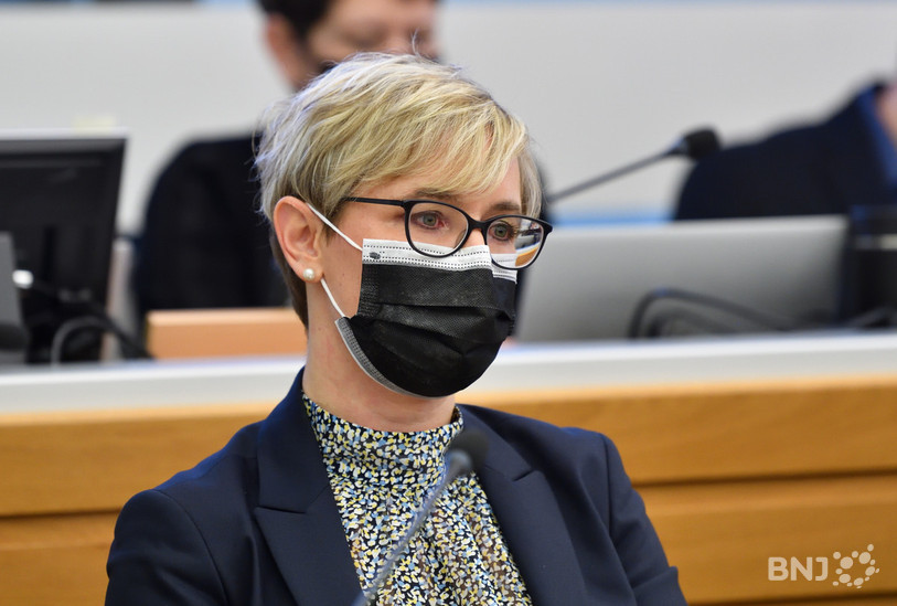 La ministre des finances Rosalie Beuret Siess a soutenu la motion du député Alain Beuret (photo : Georges Henz).