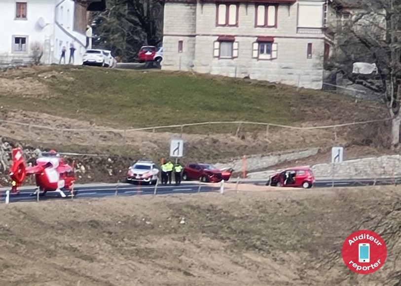 L'accident a bloqué l'axe entre La Chaux-de-Fonds et le Jura pendant plusieurs heures ce dimanche.