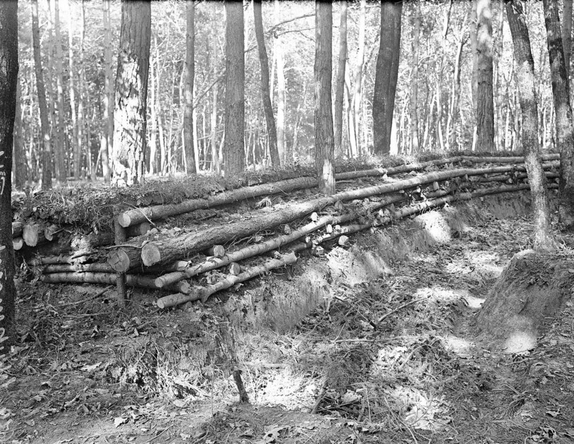 Une tranchée telle qu'elle se présentait lors de la 1re guerre mondiale (photo : archives fédérales, Berne).